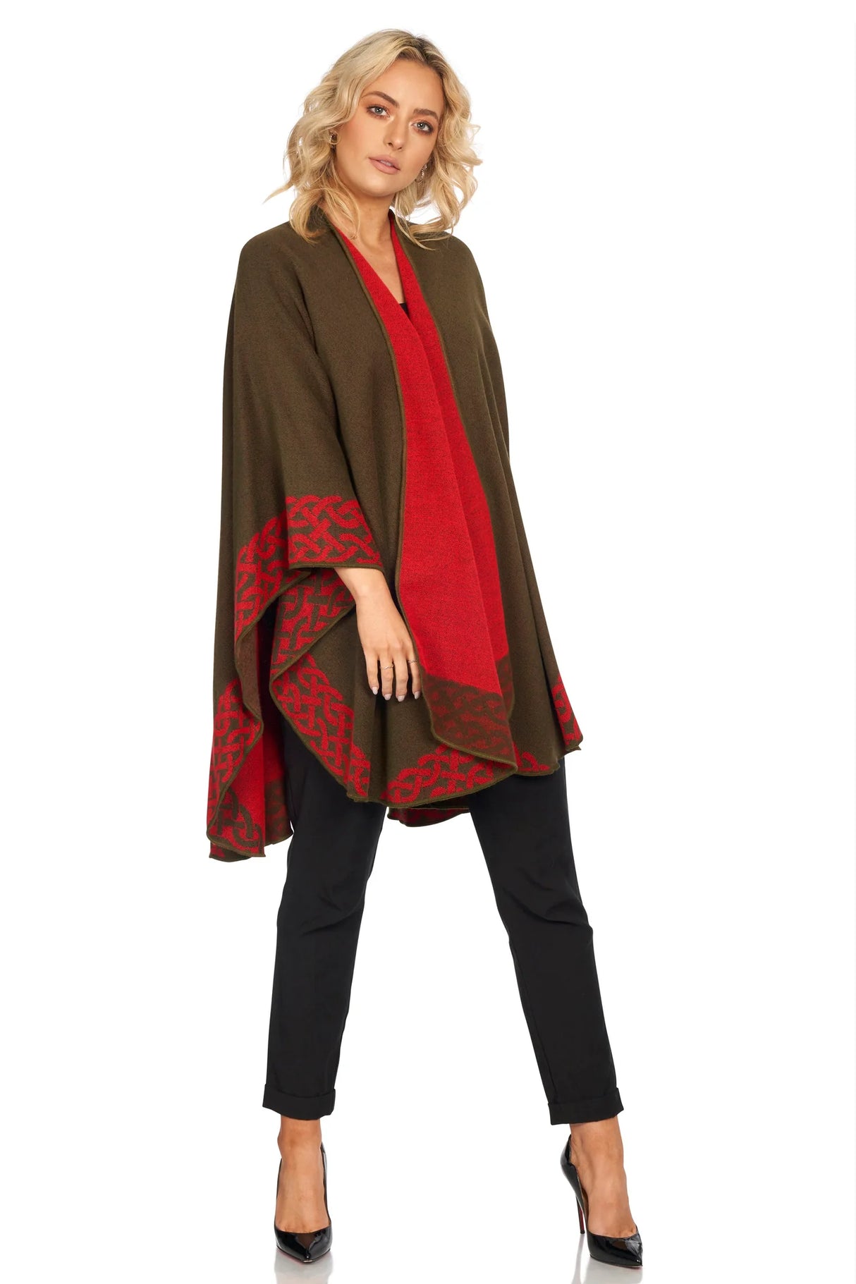 Women's Shawl with Celtic Motif