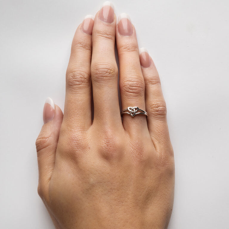 Small Trinity Knot Ring