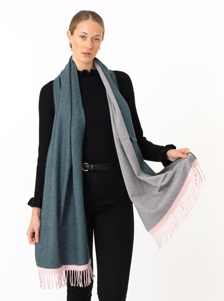 Women's Lambswool and Cashmere Wrap
