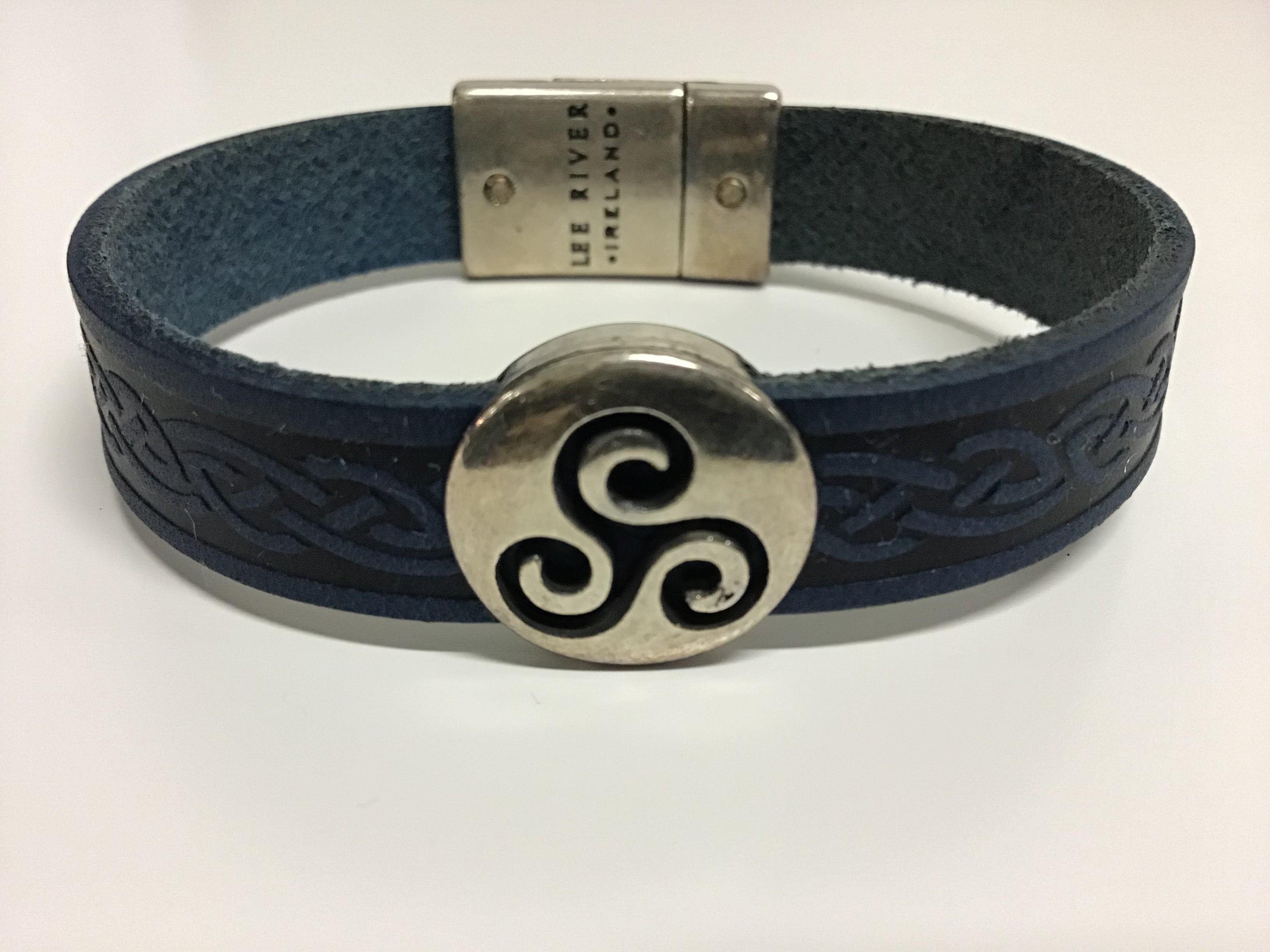 Bracciale Uomo E Donna In Argento 925 Kiss Of Leather | Nodo Celtico E Triscele Annerito | Gioiello Simbolico Larghezza 12mm